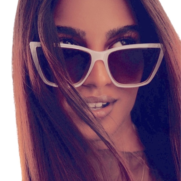 QUAY Call The Shots Remixed Sunglasses Bone Gold Frame Brown Lens Cat Eye NWT - Picture 1 of 7